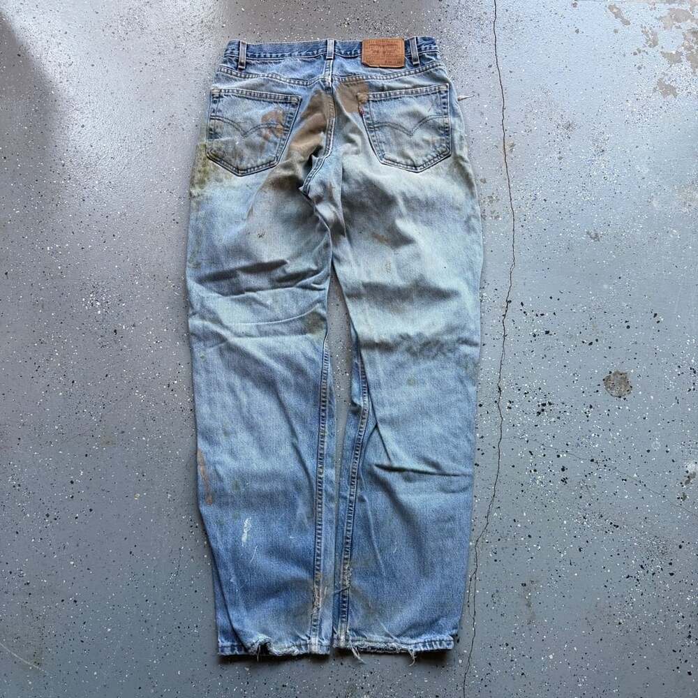 1990s paper tag Levi's 550 Relaxed Fit Size 34x34 Distressed Jeans